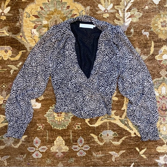 ASTR The Label Long Sleeve Printed Top - Picture 1 of 3